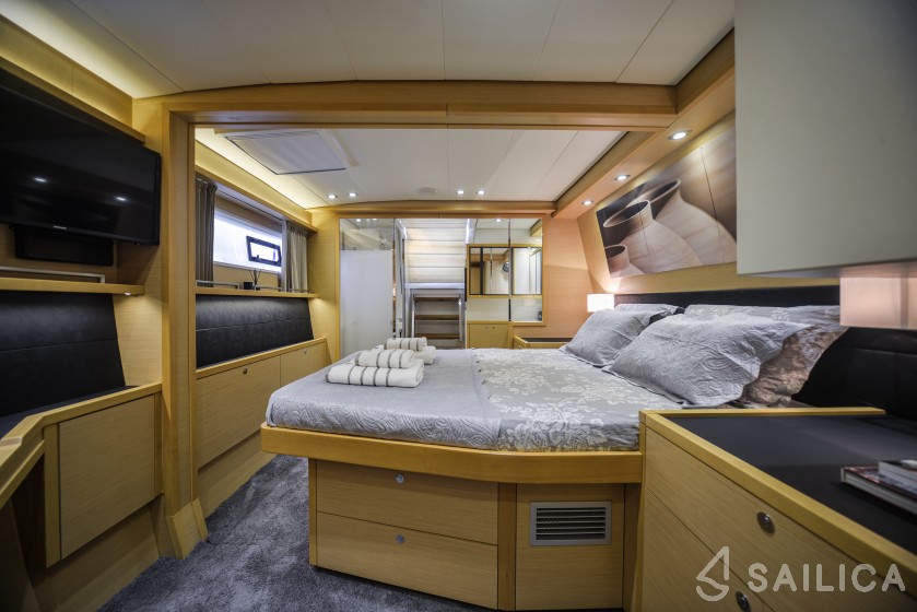 Lagoon 560 S2 - Yacht Charter Sailica