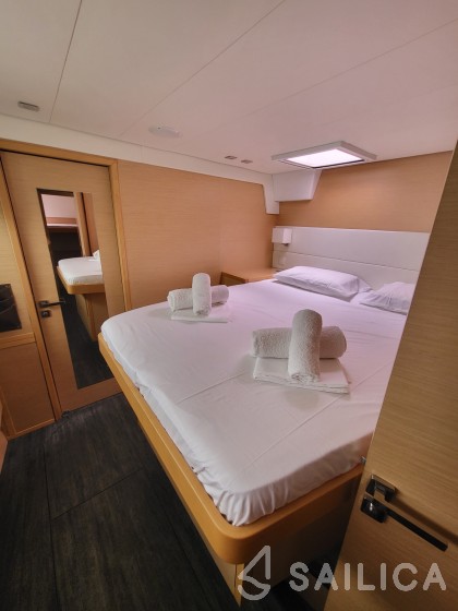 Lagoon 560 S2 - Yacht Charter Sailica