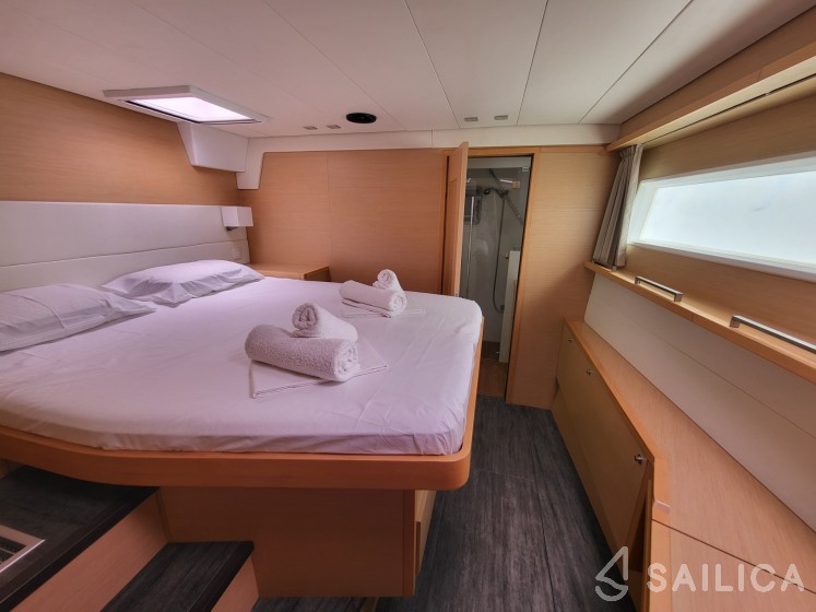 Lagoon 560 S2 - Yacht Charter Sailica