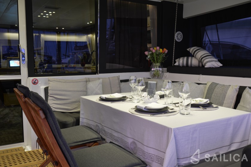 Lagoon 560 S2 - Yacht Charter Sailica