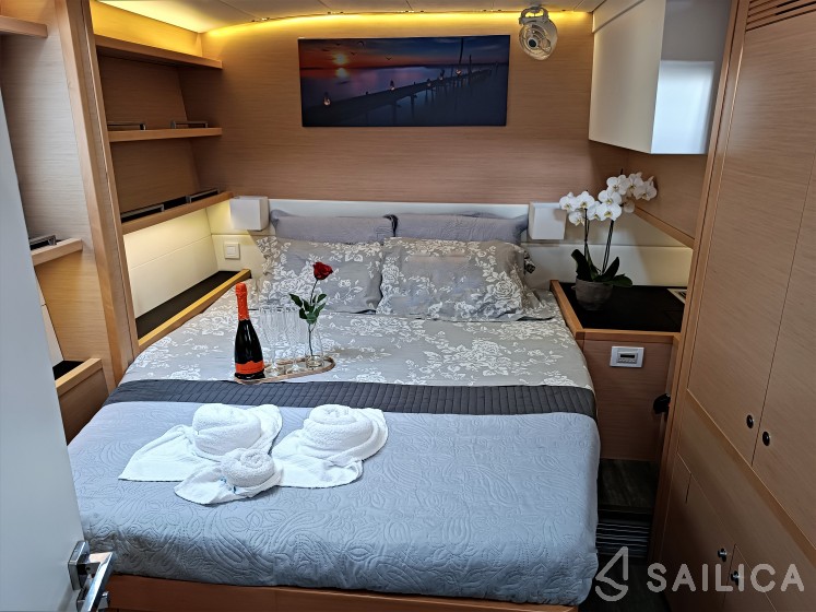 Lagoon 560 S2 - Yacht Charter Sailica
