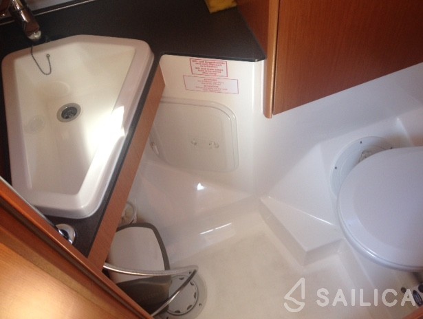 Bavaria Cruiser 34 - Yacht Charter Sailica