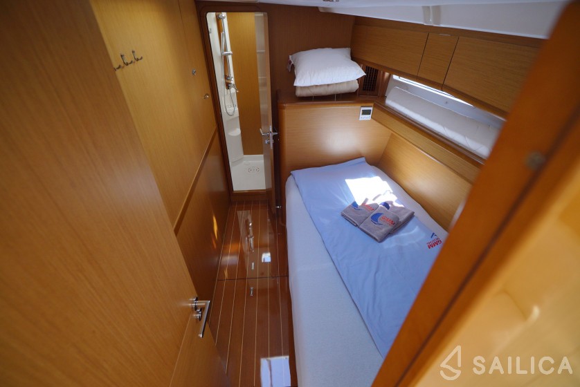 Jeanneau 57 - Yacht Charter Sailica