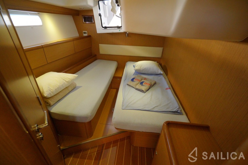 Jeanneau 57 - Yacht Charter Sailica