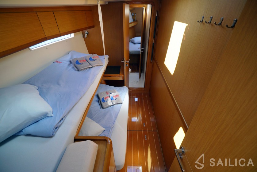 Jeanneau 57 - Yacht Charter Sailica