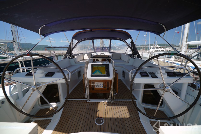Jeanneau 57 - Yacht Charter Sailica