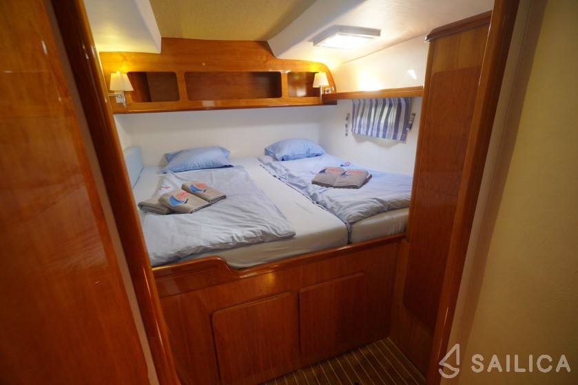 Privilege 465 - Yacht Charter Sailica