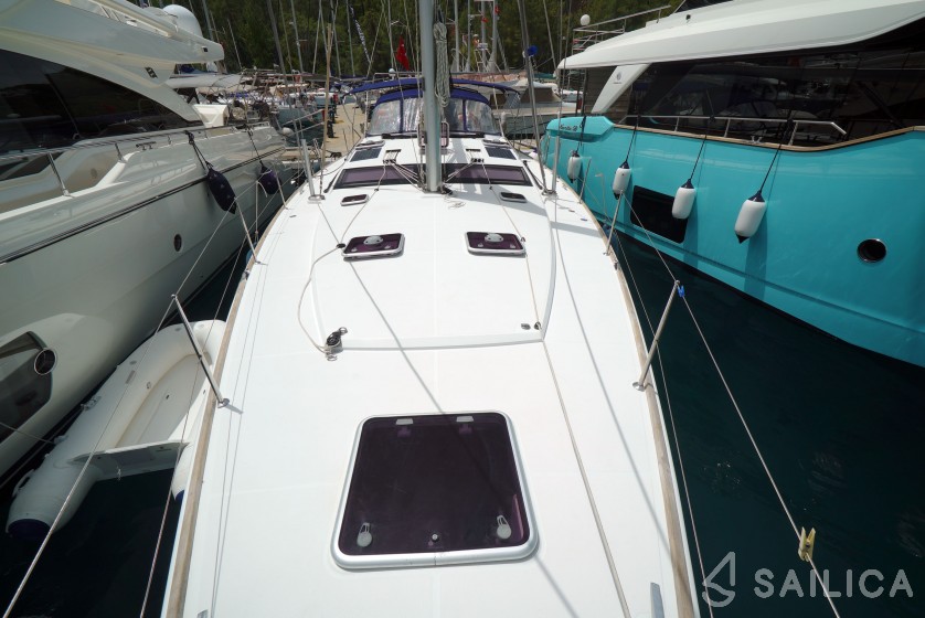 Jeanneau 53 - Yacht Charter Sailica