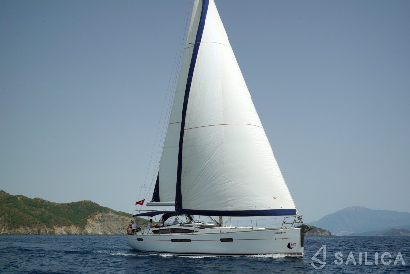 Jeanneau 53 - Yacht Charter Sailica