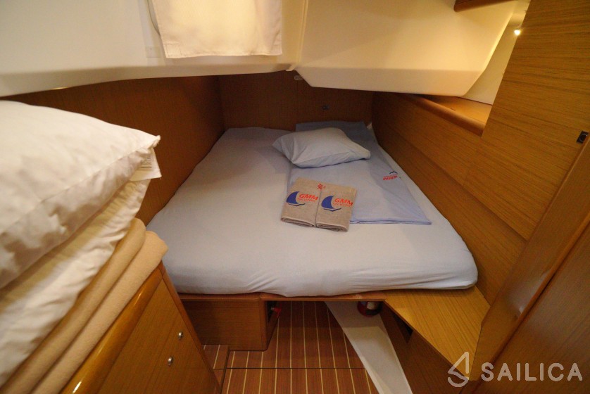 Sun Odyssey 49i - Yacht Charter Sailica