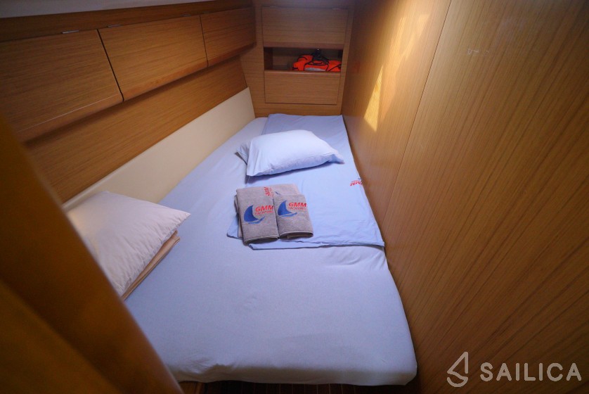 Sun Odyssey 49i - Yacht Charter Sailica