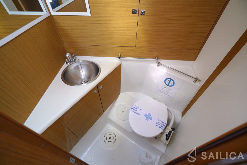 Sun Odyssey 49i - Yacht Charter Sailica