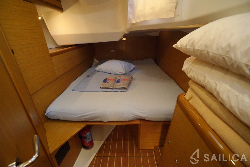 Sun Odyssey 49i - Yacht Charter Sailica
