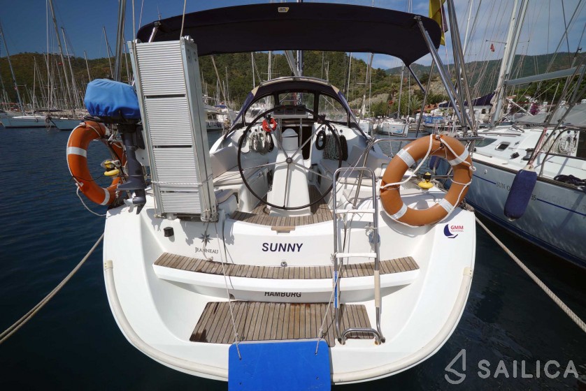 Sun Odyssey 36i - Yacht Charter Sailica