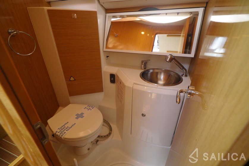 Sun Odyssey 36i - Yacht Charter Sailica
