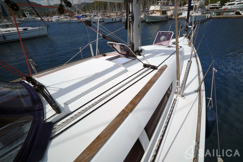 Sun Odyssey 36i - Yacht Charter Sailica