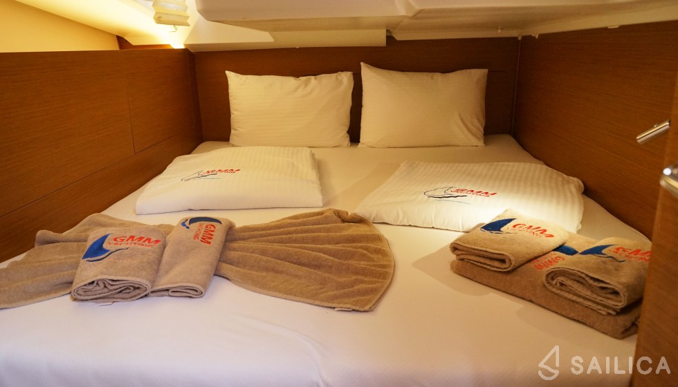 Sun Odyssey 440 - Yacht Charter Sailica
