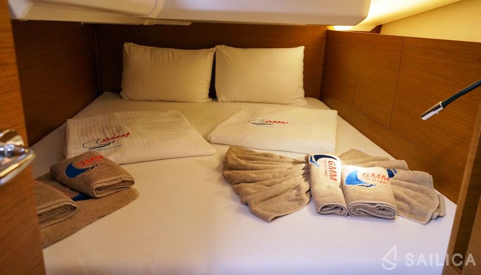 Sun Odyssey 440 - Yacht Charter Sailica
