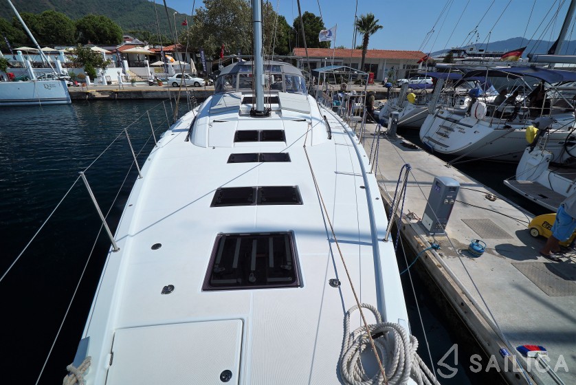 Jeanneau 64 - Yacht Charter Sailica