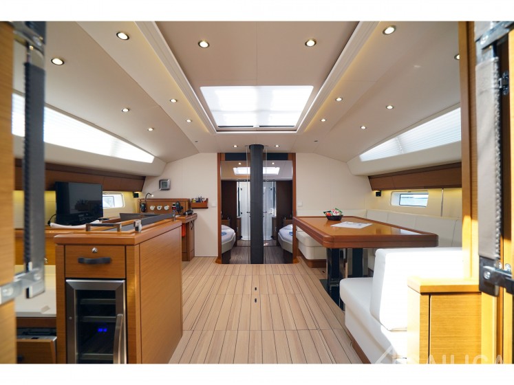 Jeanneau 64 - Yacht Charter Sailica