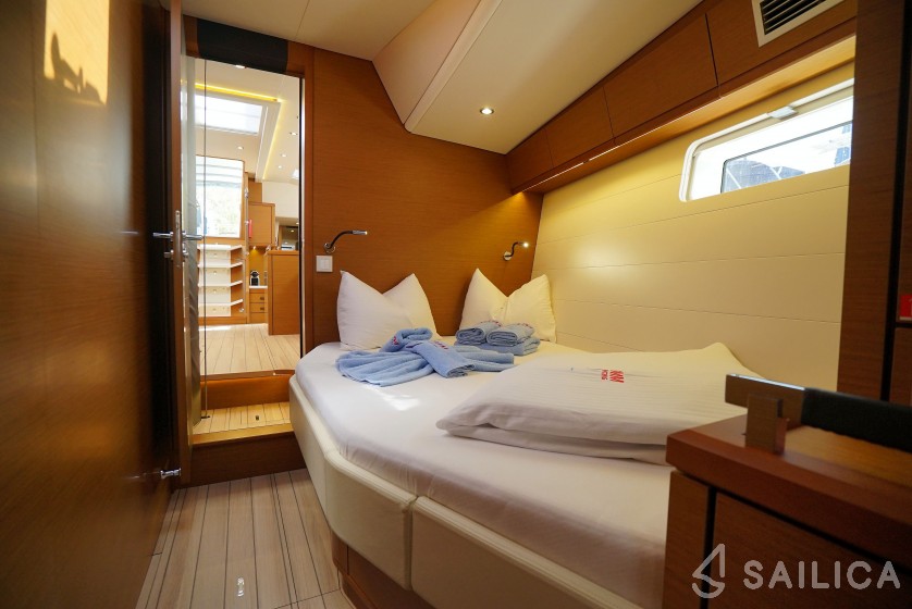 Jeanneau 64 - Yacht Charter Sailica