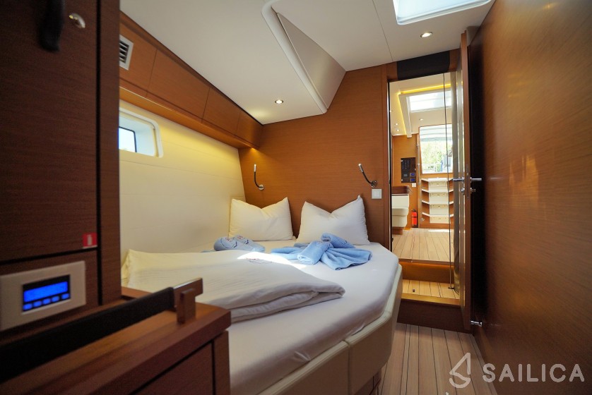 Jeanneau 64 - Yacht Charter Sailica