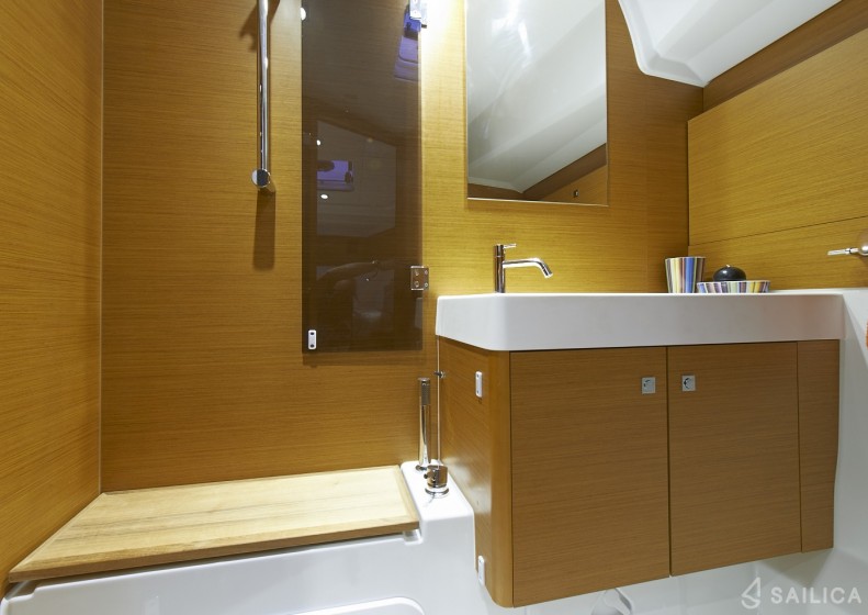 Sun Odyssey 479 - Yacht Charter Sailica