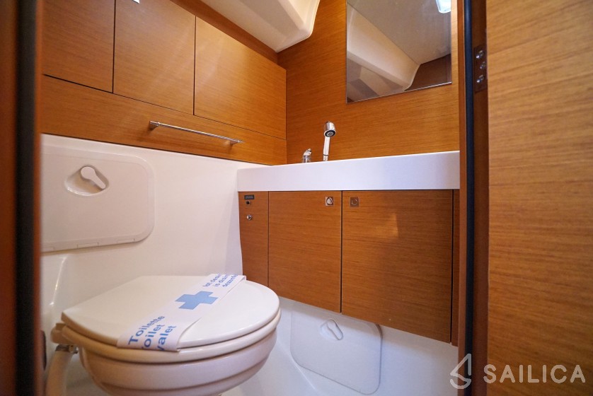 Sun Odyssey 479 - Yacht Charter Sailica