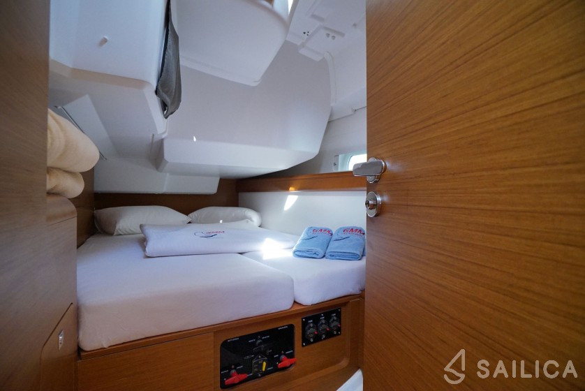 Sun Odyssey 479 - Yacht Charter Sailica