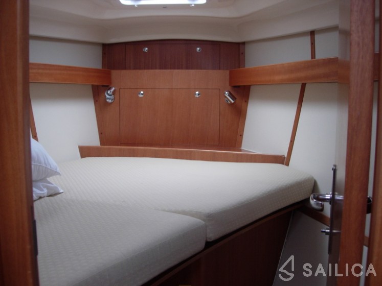 Elan 384 Impression - Yacht Charter Sailica