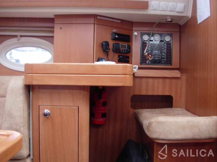 Elan 384 Impression - Yacht Charter Sailica