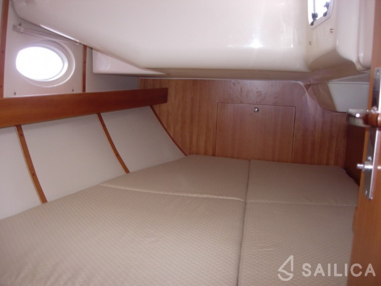Elan 384 Impression - Yacht Charter Sailica