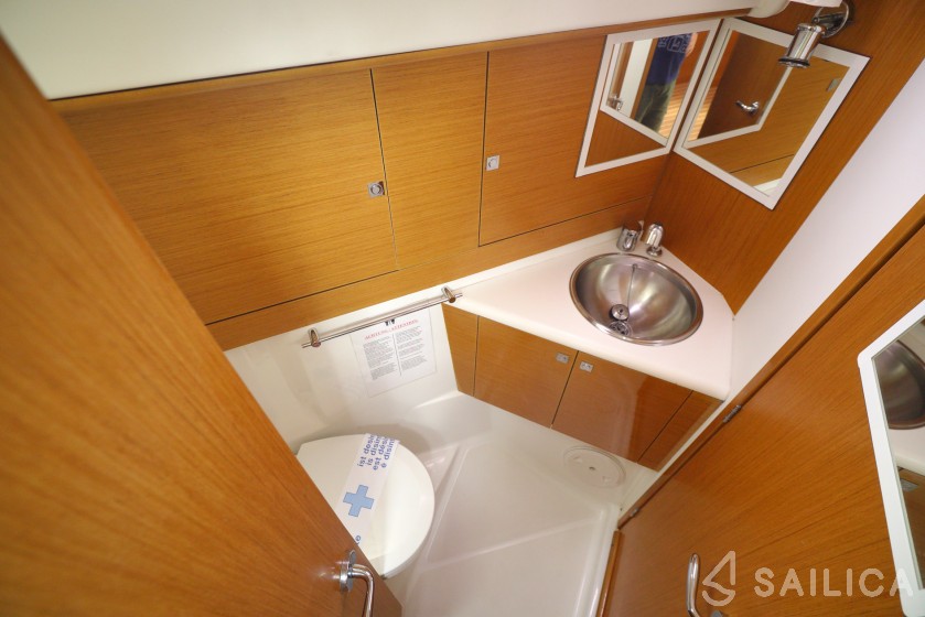 Sun Odyssey 44i - Yacht Charter Sailica