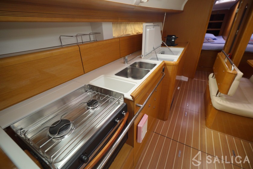Sun Odyssey 44i - Yacht Charter Sailica