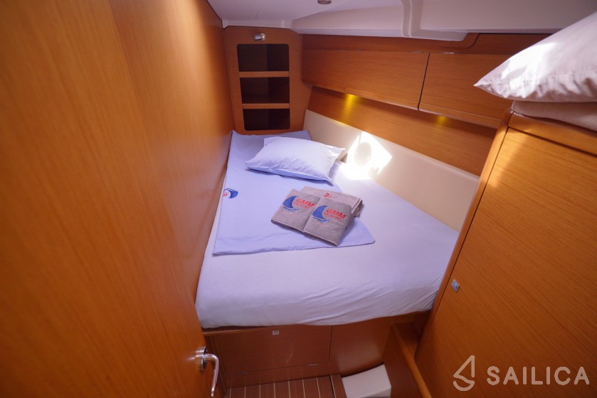 Sun Odyssey 44i - Yacht Charter Sailica