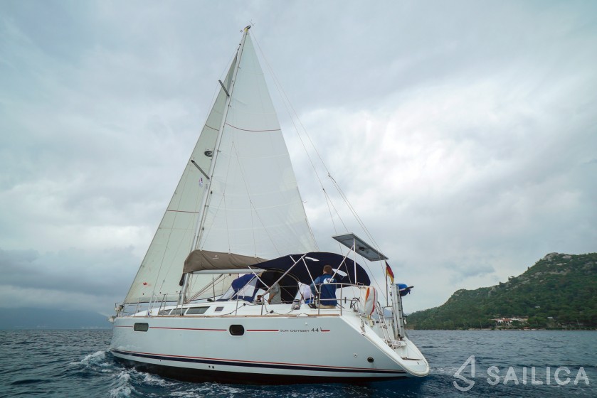 Sun Odyssey 44i - Yacht Charter Sailica