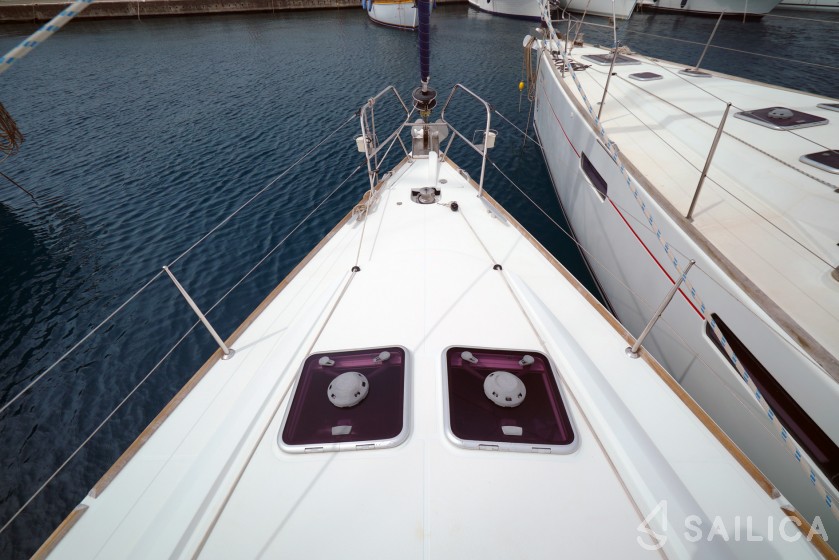 Sun Odyssey 44i - Yacht Charter Sailica