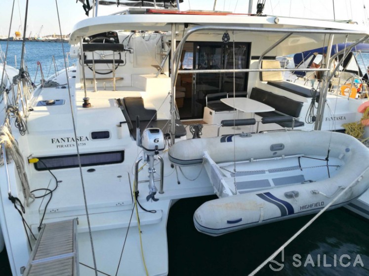 Lagoon 42 - Yacht Charter Sailica