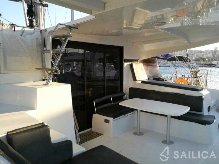 Lagoon 42 - Yacht Charter Sailica
