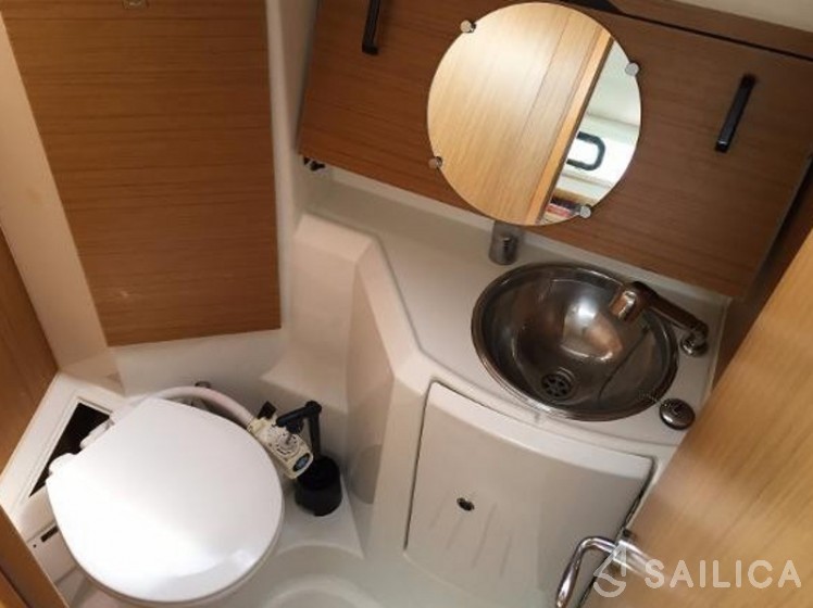 Sun Odyssey 36i - Yacht Charter Sailica