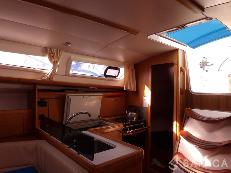 Sun Odyssey 36i - Yacht Charter Sailica