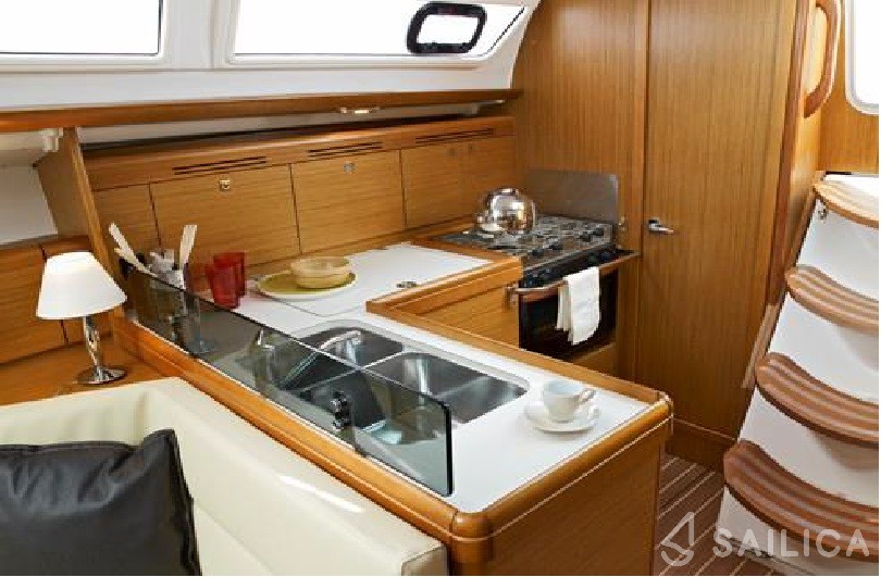 Sun Odyssey 36i - Yacht Charter Sailica