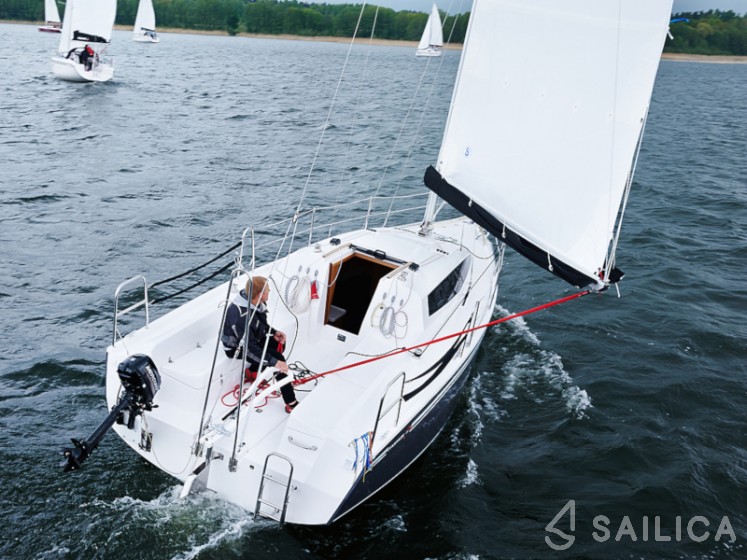 Maxus 26 Prestige - Yacht Charter Sailica