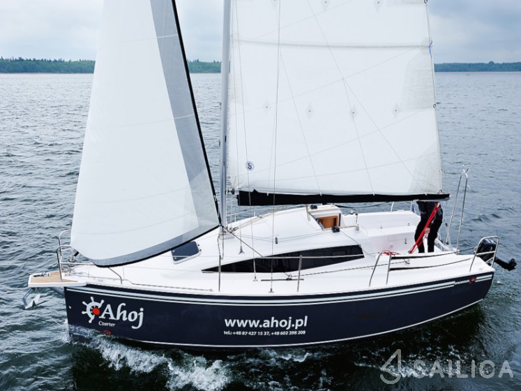 Maxus 26 Prestige - Yacht Charter Sailica