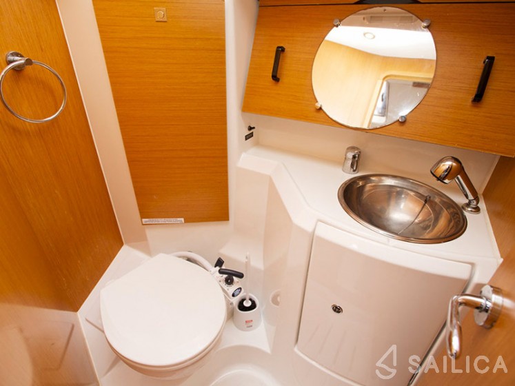 Sun Odyssey 36i - Yacht Charter Sailica