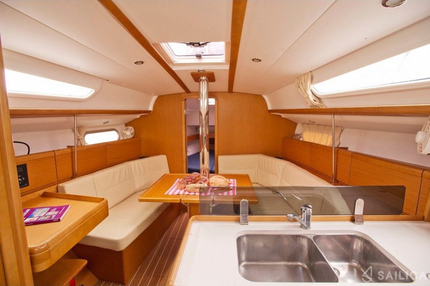 Sun Odyssey 36i - Yacht Charter Sailica