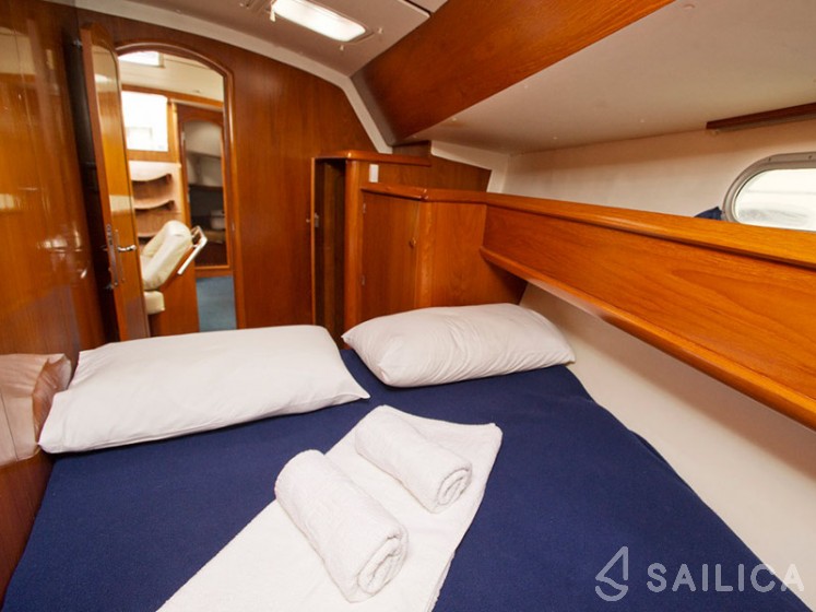 Sun Odyssey 45.2 - Yacht Charter Sailica