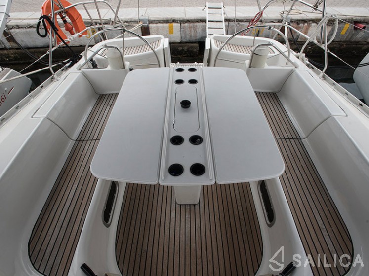 Sun Odyssey 45.2 - Yacht Charter Sailica
