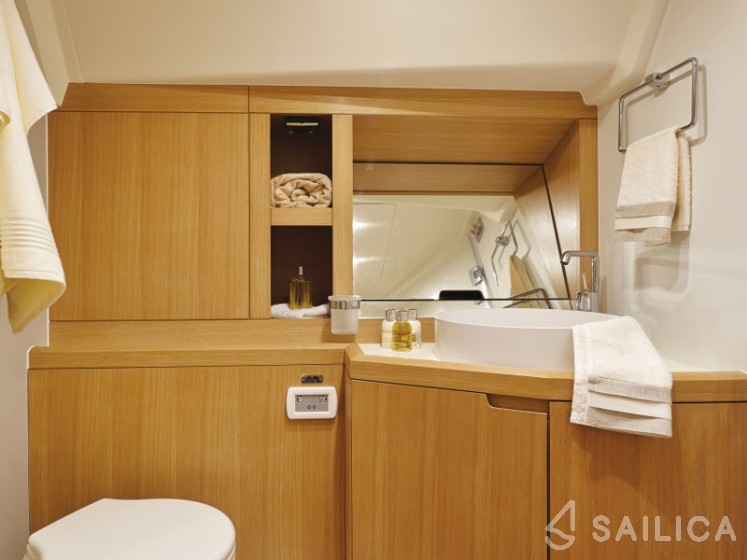 Azuree 46 - Yacht Charter Sailica