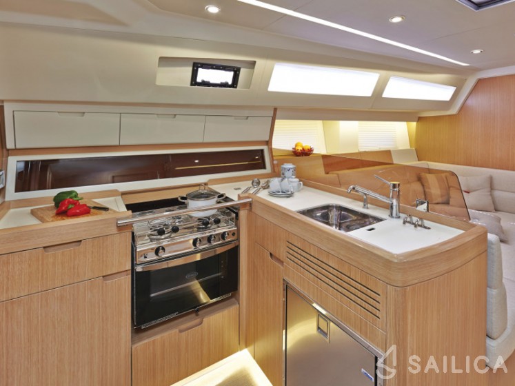 Azuree 46 - Yacht Charter Sailica